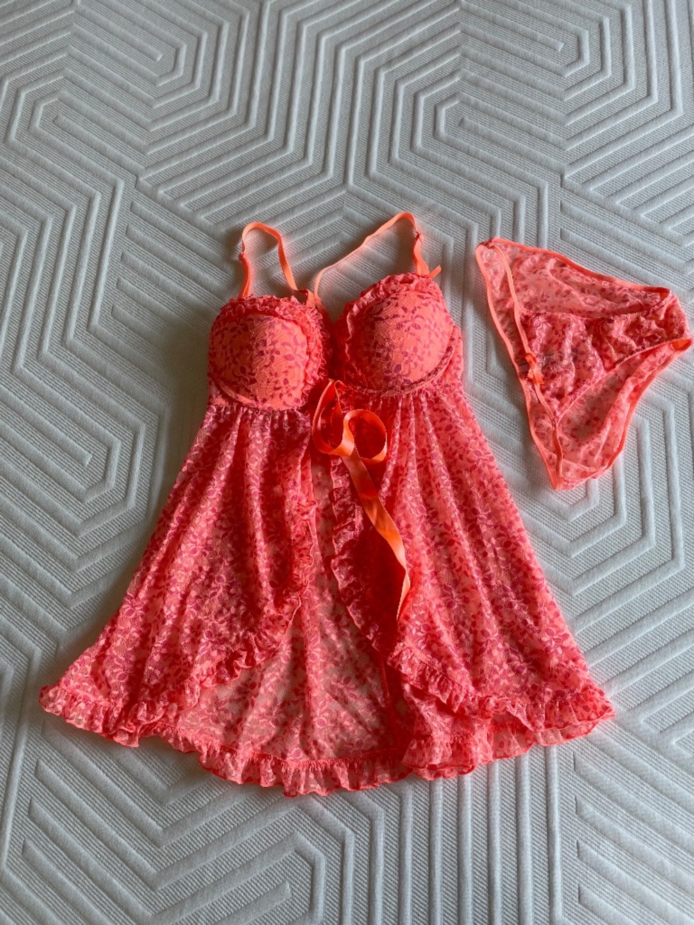 La SENZA, Orange floral lace babydoll with front closure, and bow, Medium